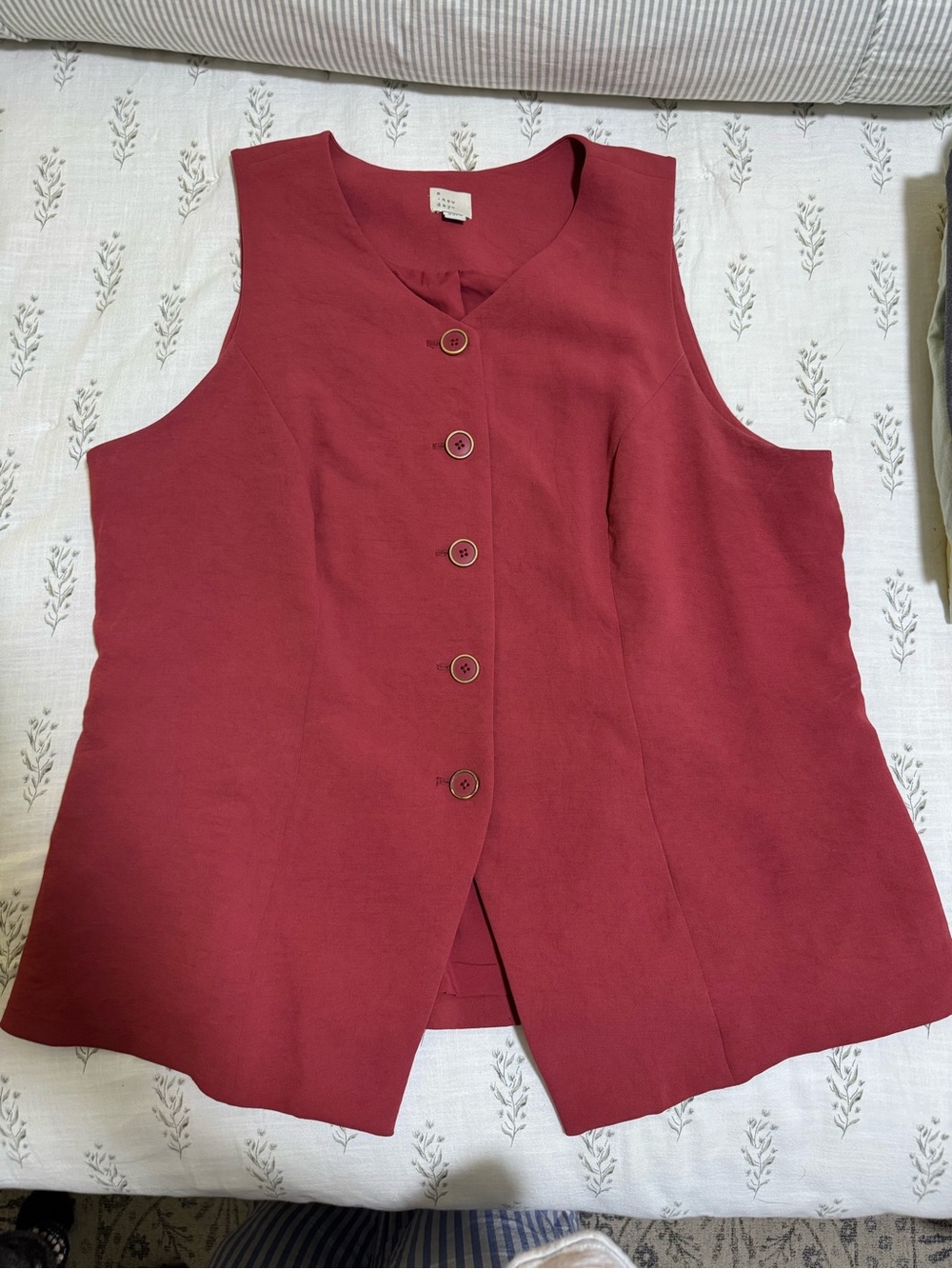 A new day Women's Sleeveless Button-Front Vest - Deep Red